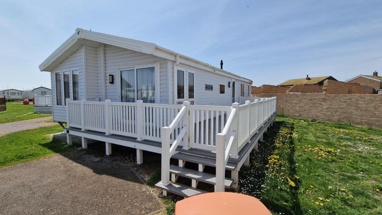 Beach Lodge - 5 Minute Walk To The Sandy Beach Camber Exterior photo